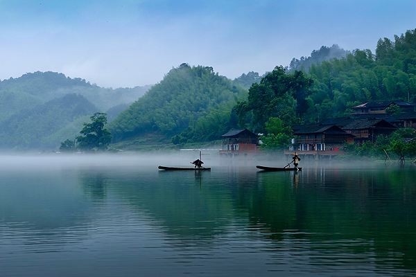 武漢城市職業(yè)學(xué)院星?？蒲袌F(tuán)隊(duì)斬獲全國(guó)高校十佳“優(yōu)秀工業(yè)設(shè)計(jì)獎(jiǎng)”