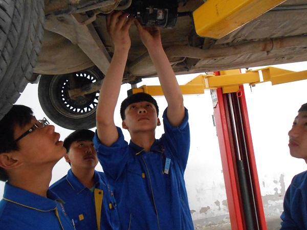  2021年汽車營銷專業(yè)畢業(yè)后能拿多少錢？
