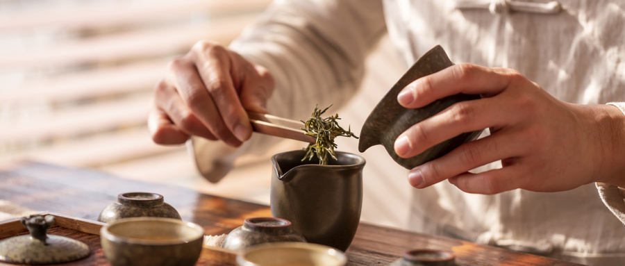 茶藝師的前景和收入怎么樣？茶藝師培訓(xùn)_茶藝師證書國家補(bǔ)貼申請