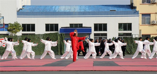 軍訓(xùn)閱兵展風(fēng)采，颯爽英姿致青春——金盾司法學(xué)?！皯c祝建國(guó)71周年暨2021年校閱式”大會(huì)隆重舉行