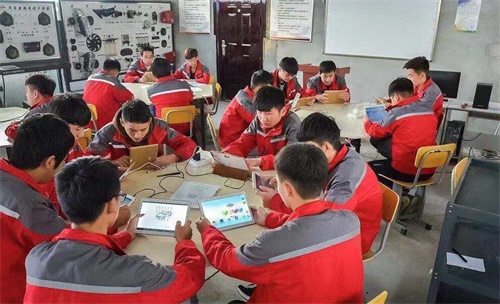 梁山縣職業(yè)中專開設(shè)了哪些春季高考班專業(yè)？