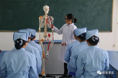 選擇青島求實(shí)職業(yè)技術(shù)學(xué)院，助你實(shí)現(xiàn)人生理想！
