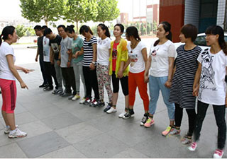 資陽師范學(xué)校200余名師生走進(jìn)資陽春節(jié)特別節(jié)目演出