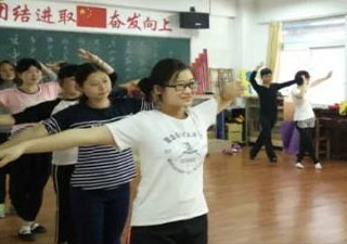 資陽師范學(xué)校200余名師生走進(jìn)資陽春節(jié)特別節(jié)目演出