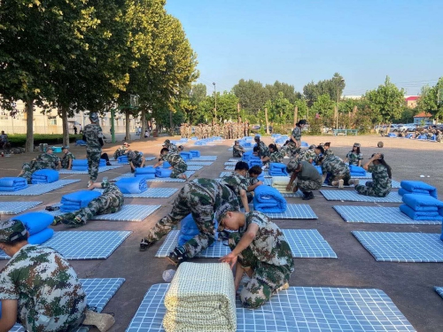 山東力明技工學(xué)校開(kāi)學(xué)第一課 軍訓(xùn)磨意志