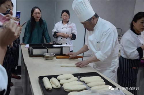 煙臺(tái)波絲蒂：烘焙大師開課第一天，如預(yù)料中不同凡響