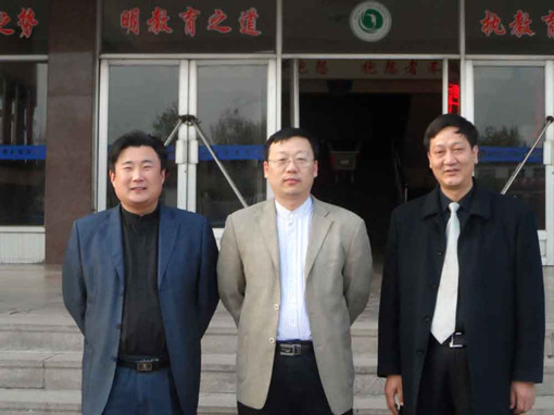 清華萬(wàn)博總裁來(lái)山東電力工程學(xué)校進(jìn)行考察交流