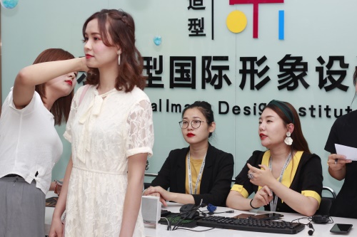 菏澤哪所學校能學美甲？