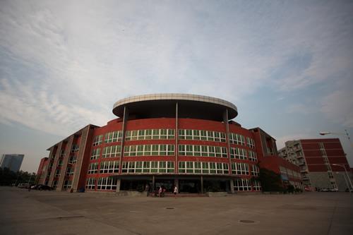 西南財經大學天府學院圖書館環(huán)境介紹
