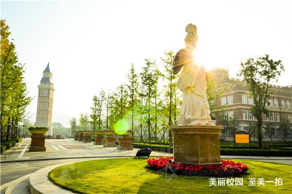 四川西南航空職業(yè)學(xué)院學(xué)校環(huán)境實(shí)拍圖片